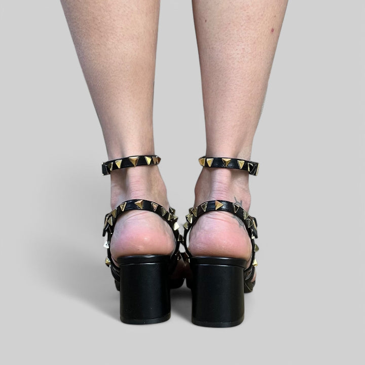 Outfit Sandalo Viola - Jeans TShirt Satin E Borsa - PinUp Shoes