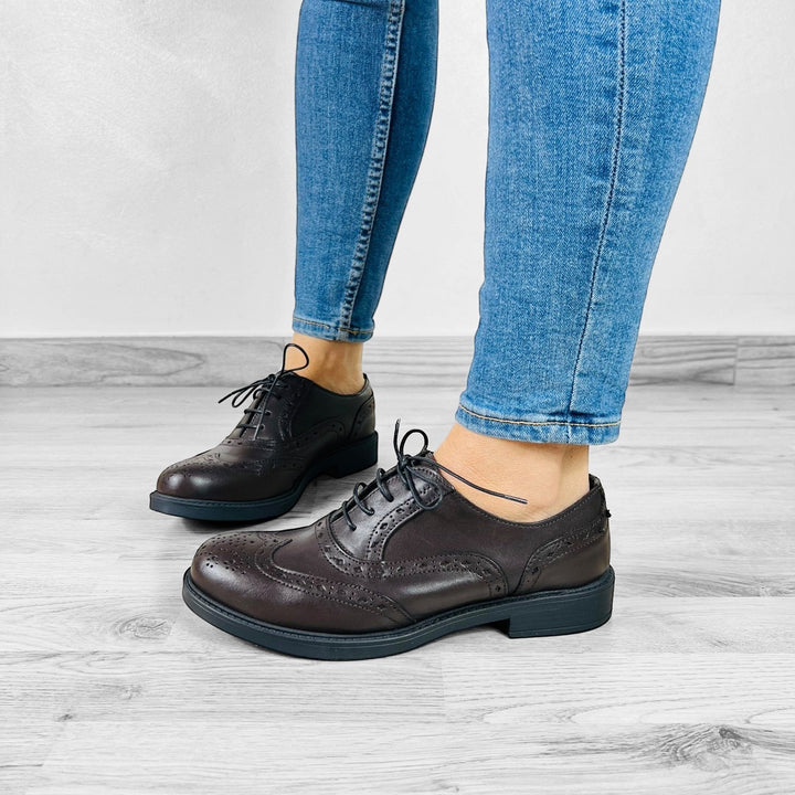 Scarpe Oxford Eleganza in Pelle – Classic Brogue per ogni occasione - PinUp Shoes