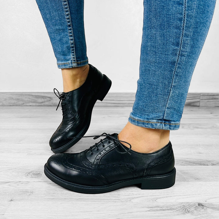 Scarpe Oxford Eleganza in Pelle – Classic Brogue per ogni occasione - PinUp Shoes