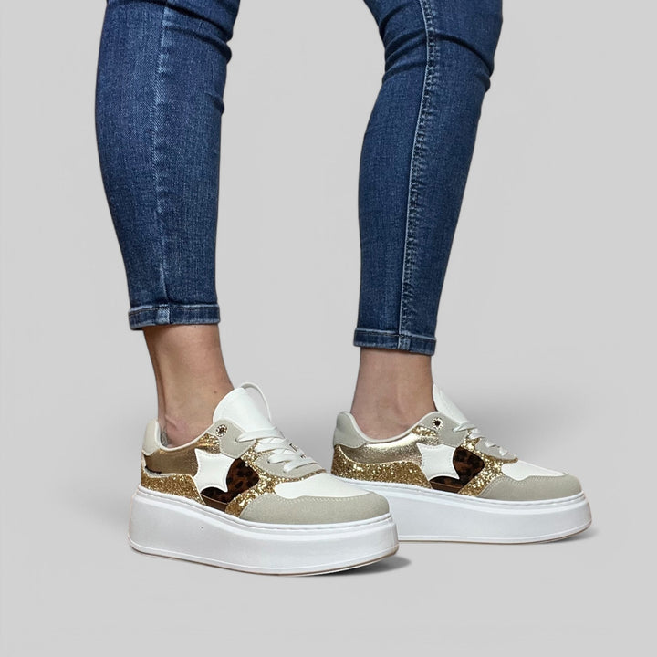 Sneakers Camy Platform Gold Glam – Lusso casual con un twist animalier - PinUp Shoes