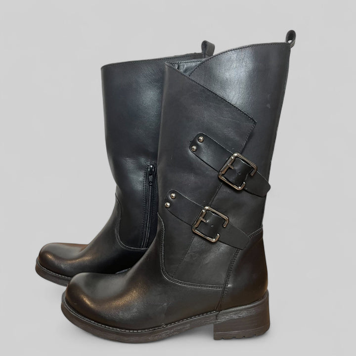 Stivali biker in vera pelle con doppia fibbia – Stile audace e comfort assicurato - PinUp Shoes